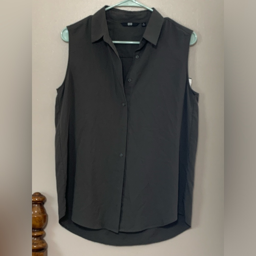 Grey Button Up Shirt (M)